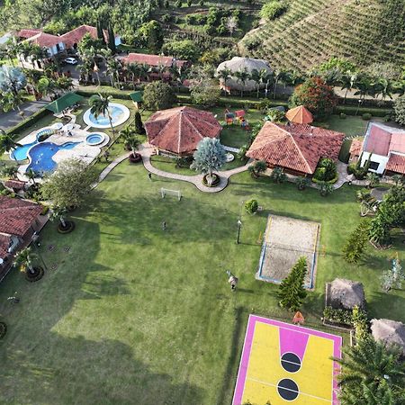 La Victoria Hotel Campestre Quimbaya Buitenkant foto